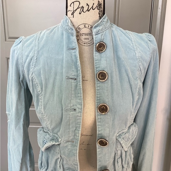 🍬 XOXO Corduroy Cropped Jacket 🍬 - Picture 4 of 10